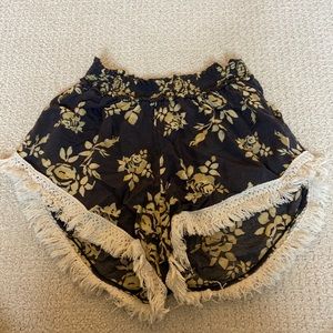 Natural life shorts